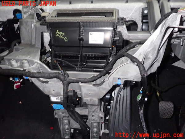 2UPJ-30956081]BMW i3(1Z06)(I01)エバポレーター1 中古_m0001.jpg