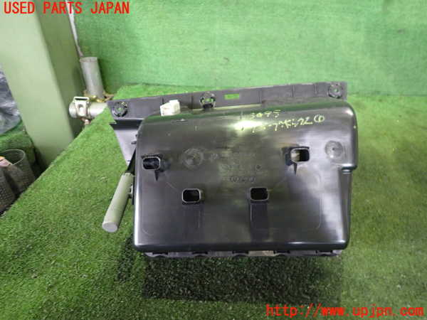 2UPJ-30957516]BMW i3(1Z06)(I01)グローブボックス1 中古_m0003.jpg