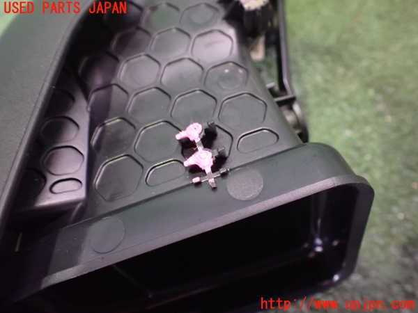 2UPJ-30957527]BMW i3(1Z06)(I01)エアコン吹き出し口2 (右) 中古_m0004.jpg