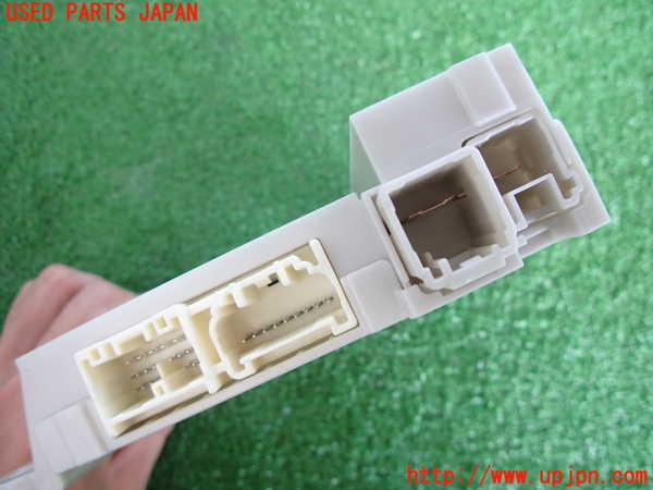 2UPJ-30966743]クラウン ロイヤル(GRS200)ヒューズボックス3 中古_m0004.jpg