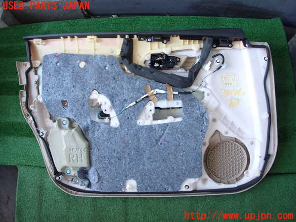 2UPJ-30961234]クラウン ロイヤル(GRS200)右前ドア内張り 中古_m0004.jpg