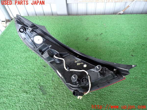 2UPJ-30971530]ジャガー・XJ(J12LA)右テールランプ 中古_m0004.jpg