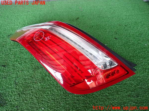 2UPJ-30971536]ジャガー・XJ(J12LA)左テールランプ 中古_m0001.jpg