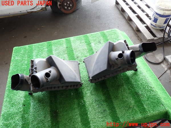 2UPJ-30972560]ジャガー・XJ(J12LA)エアクリーナーボックス 中古_m0001.jpg
