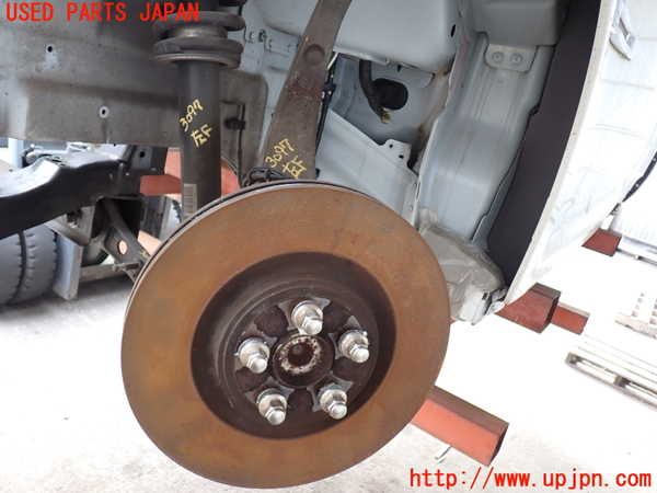 2UPJ-30974295]ジャガー・XJ(J12LA)左フロントナックルハブ 中古_m0001.jpg