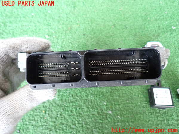 2UPJ-30976110]ジャガー・XJ(J12LA)エンジンコンピューター 中古_m0003.jpg