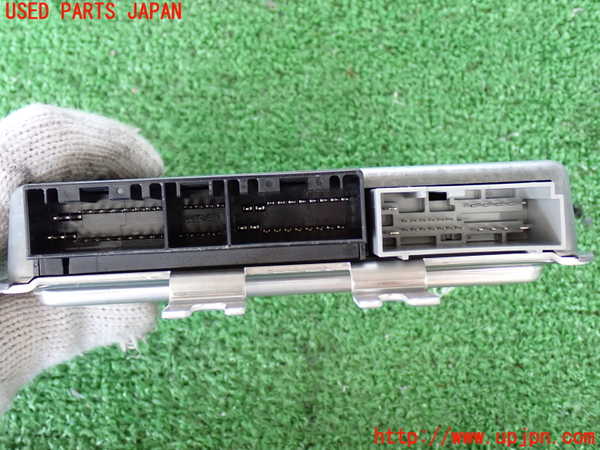 2UPJ-30976150]ジャガー・XJ(J12LA)コンピューター5 (エアサス) 中古_m0002.jpg