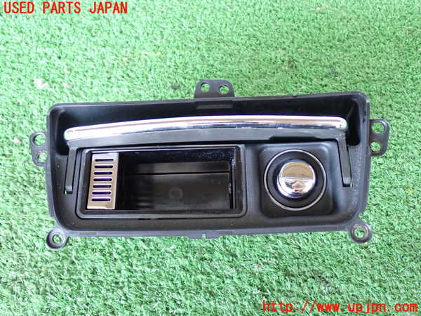 2UPJ-30977821]ジャガー・XJ(J12LA)灰皿1 中古_m0002.jpg