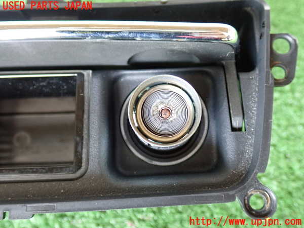 2UPJ-30977821]ジャガー・XJ(J12LA)灰皿1 中古_m0003.jpg