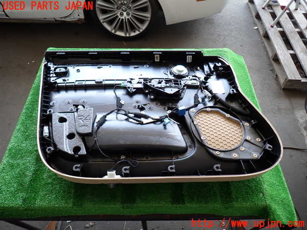 2UPJ-30971234]ジャガー・XJ(J12LA)右前ドア内張り 中古_m0005.jpg