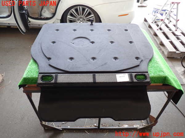 2UPJ-30977771]ジャガー・XJ(J12LA)ラゲッジトレイ1 中古_m0003.jpg