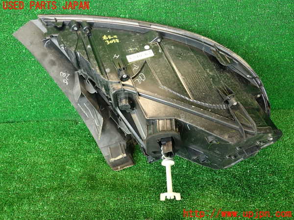 2UPJ-30981530]VW ザ･ビートル(16CBZ)右テールランプ 中古_m0004.jpg