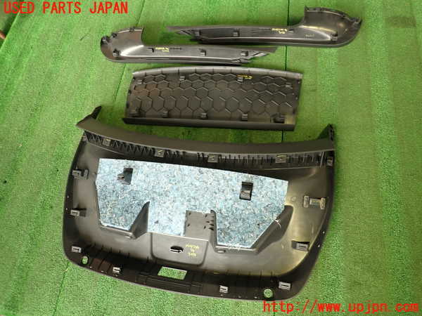 2UPJ-30981578]VW ザ･ビートル(16CBZ)バックドア内張り 中古_m0004.jpg