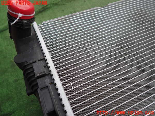 2UPJ-30992321]BMW 320d ツーリング(8C20)ラジエーター1 中古 (F31)_m0002.jpg