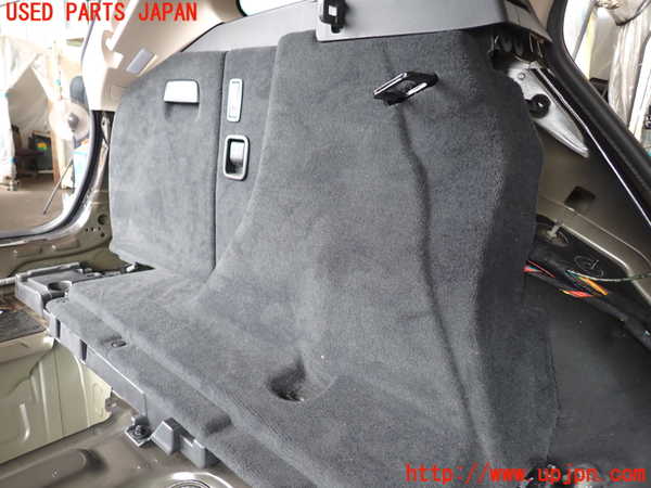 2UPJ-30997680]BMW 320d ツーリング(8C20)左リアピラートリム 中古 (F31)_m0004.jpg