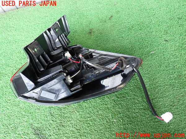 2UPJ-31001536]エクストレイル(NT32)左テールランプ 中古_m0003.jpg