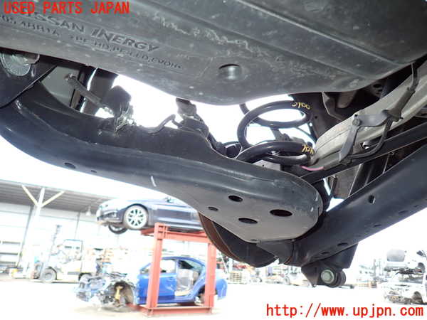 2UPJ-31004300]エクストレイル(NT32)右リアナックルハブ 中古_m0002.jpg