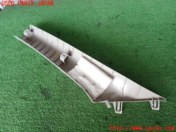 2UPJ-31007655]エクストレイル(NT32)右フロントピラートリム 中古_m0004.jpg