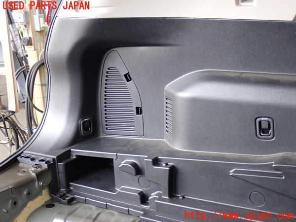 2UPJ-31007680]エクストレイル(NT32)左リアピラートリム 中古_m0004.jpg