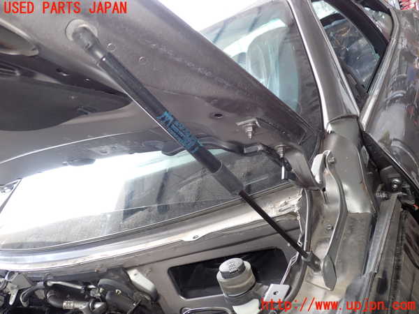 2UPJ-31011068]マセラティ・ギブリ(MG30D)ボンネットダンパー 中古_m0002.jpg