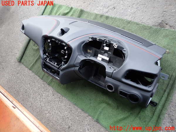 2UPJ-31017505]マセラティ・ギブリ(MG30D)ダッシュボード 中古_m0001.jpg