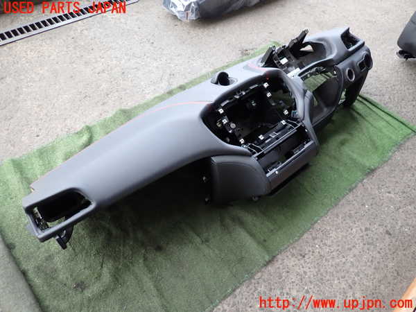 2UPJ-31017505]マセラティ・ギブリ(MG30D)ダッシュボード 中古_m0002.jpg