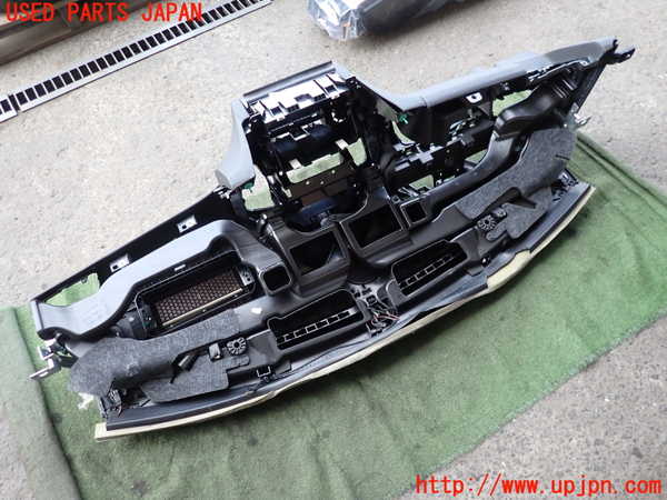 2UPJ-31017505]マセラティ・ギブリ(MG30D)ダッシュボード 中古_m0004.jpg