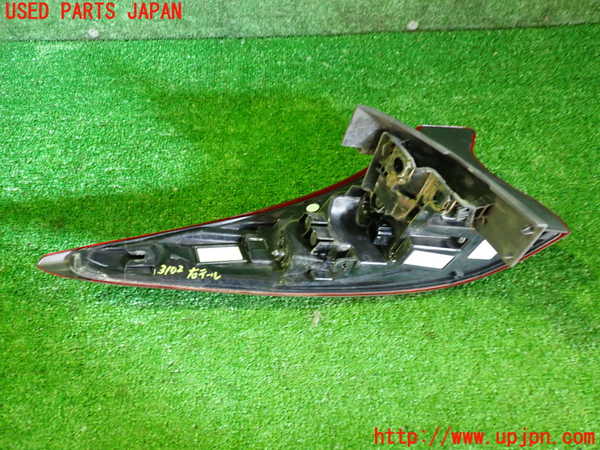 2UPJ-31021530]プリウスPHV(ZVW52)右テールランプ 中古_m0003.jpg