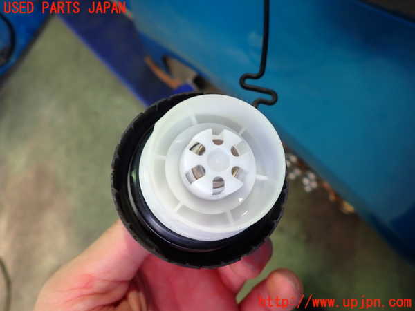 2UPJ-31021690]プリウスPHV(ZVW52)フューエルリッド 中古_m0003.jpg