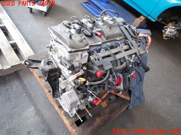 2UPJ-31022010]プリウスPHV(ZVW52)エンジン 2ZR-FXE 中古_m0001.jpg
