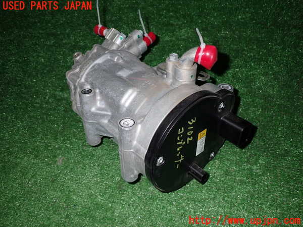 2UPJ-31026025]プリウスPHV(ZVW52)エアコンコンプレッサー 中古_m0001.jpg
