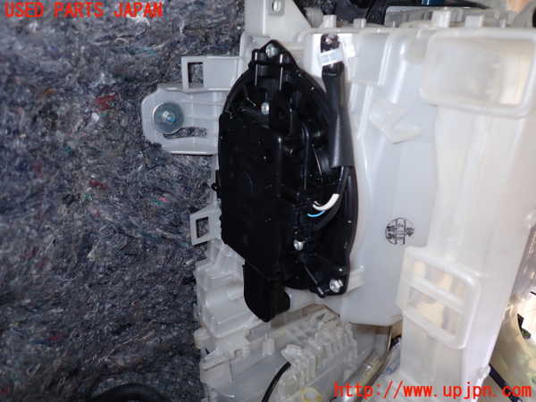 2UPJ-31026081]プリウスPHV(ZVW52)エバポレーター1 中古_m0002.jpg