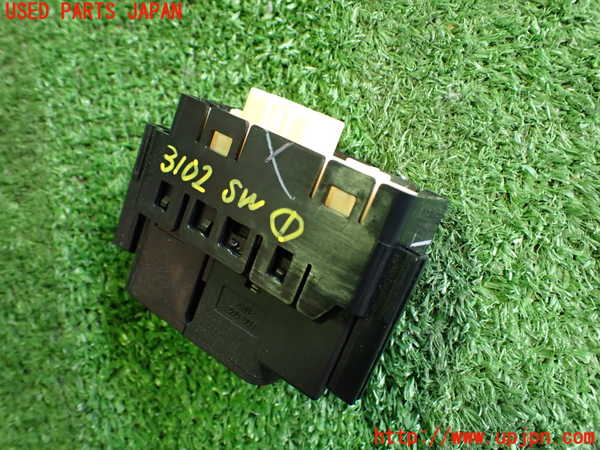 2UPJ-31026306]プリウスPHV(ZVW52)スイッチ1 (オートハイビーム アダプティブハイビーム) 中古_m0002.jpg