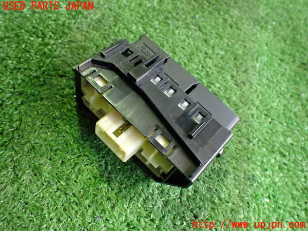 2UPJ-31026311]プリウスPHV(ZVW52)スイッチ6 (EV HVモード切替/ドライブモード/車両接近通報一時停止) 中古_m0003.jpg