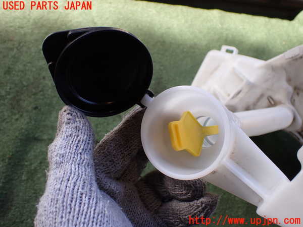 2UPJ-31026791]プリウスPHV(ZVW52)ウォッシャータンク1 中古_m0003.jpg