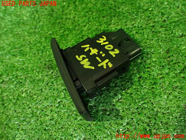2UPJ-31026290]プリウスPHV(ZVW52)ハザードスイッチ 中古_m0002.jpg