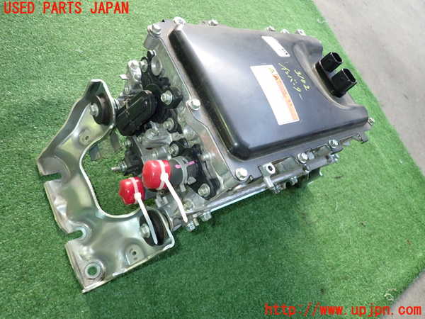 2UPJ-31026916]プリウスPHV(ZVW52)インバーターコンバーター 中古_m0001.jpg