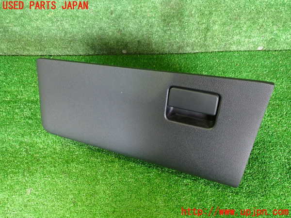 2UPJ-31027516]プリウスPHV(ZVW52)グローブボックス1 中古_m0001.jpg