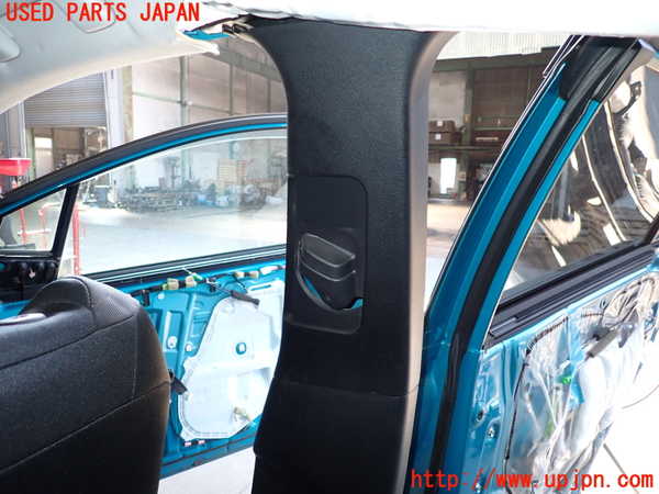 2UPJ-31027665]プリウスPHV(ZVW52)右センターピラートリム 中古_m0001.jpg