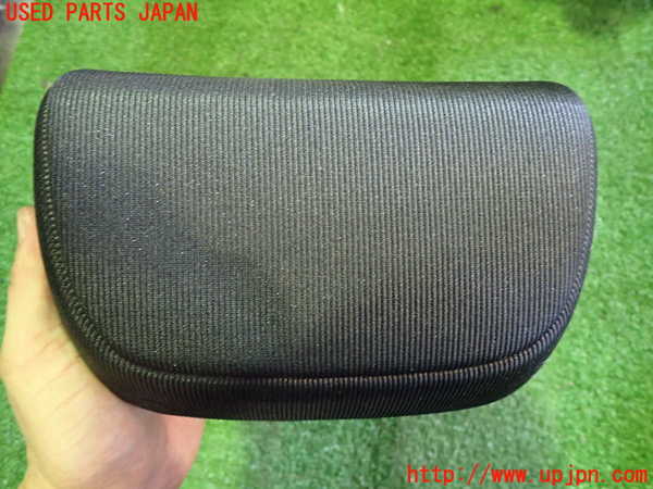 2UPJ-31027150]プリウスPHV(ZVW52)右2列目ヘッドレスト 中古_m0003.jpg