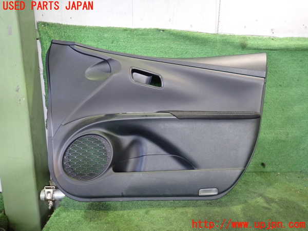 2UPJ-31031234]プリウスPHV(ZVW52)右前ドア内張り 中古_m0001.jpg