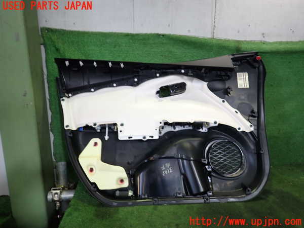 2UPJ-31031234]プリウスPHV(ZVW52)右前ドア内張り 中古_m0004.jpg