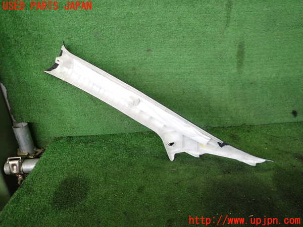 2UPJ-31037655]プリウスPHV(ZVW52)右フロントピラートリム 中古_m0002.jpg