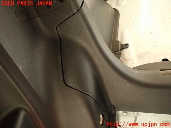 2UPJ-31057675]シビック タイプR(EP3)右リアピラートリム 中古_m0004.jpg