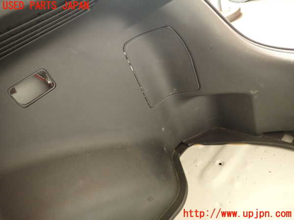 2UPJ-31057675]シビック タイプR(EP3)右リアピラートリム 中古_m0005.jpg