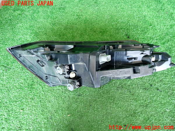 2UPJ-31071530]アウディ・TT クーペ(FVCJS)右テールランプ 中古_m0003.jpg