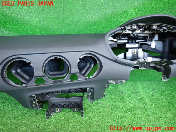 2UPJ-31077505]アウディ・TT クーペ(FVCJS)ダッシュボード 中古_m0003.jpg