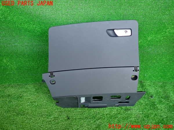 2UPJ-31077516]アウディ・TT クーペ(FVCJS)グローブボックス1 中古_m0001.jpg