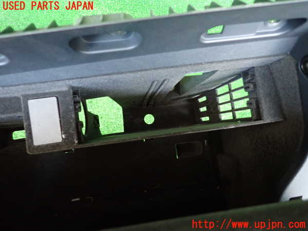 2UPJ-31077516]アウディ・TT クーペ(FVCJS)グローブボックス1 中古_m0005.jpg