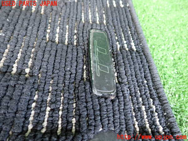 2UPJ-31077800]アウディ・TT クーペ(FVCJS)フロアマット 中古_m0003.jpg